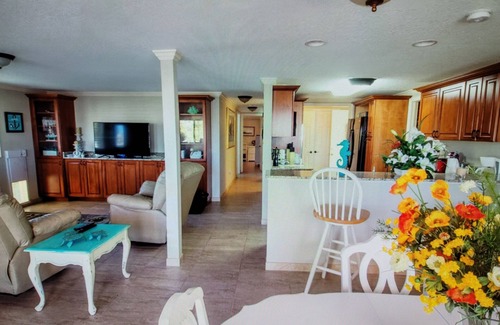 Signal Cove House | Relax in the Dolphin Retreat! Waterfront house with dock and kayaks.