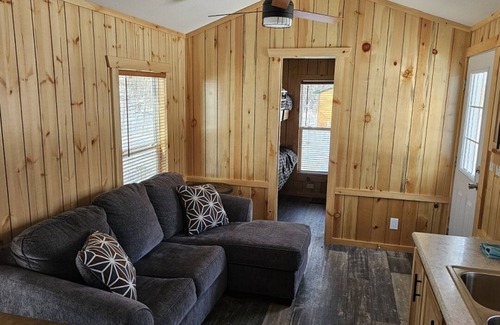 Isle Cabin | Relax in the Fox Den | Private 2BR Cabin Close to Beach & Activities