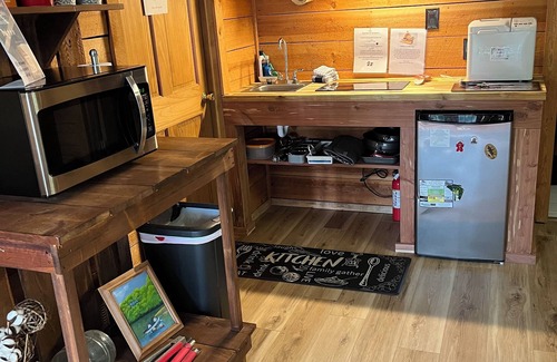 Cuba Cabin | Relax in the Ozark woods at a quiet nature retreat with a private walking trail.