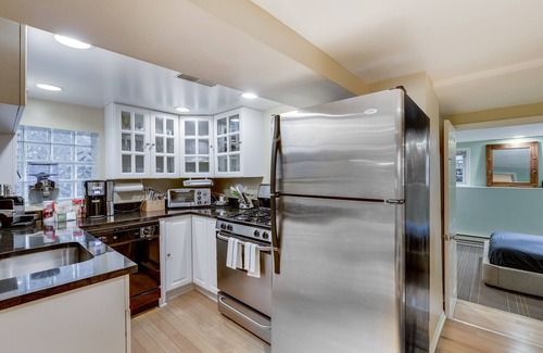 Pulaski Park Apartment | Relax in Winter Park - You Will LOVE the Garden Access and the Classic, Comfortable Feeling by AllSet Turnover
