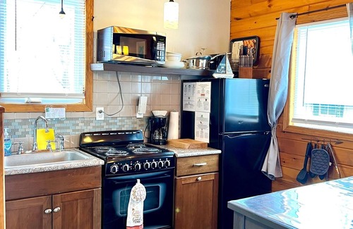 Altmar Cottage | Relax & Recharge!Swim/fish/swim/boat in Autumn Lk, SalmonRiverMinsAway-Cottage3