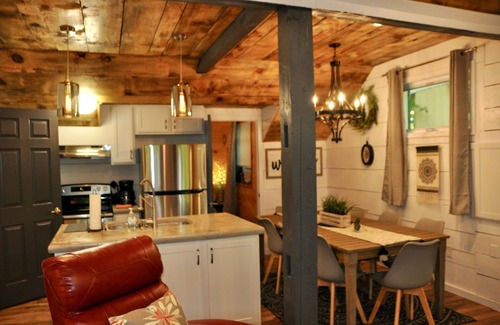 Altmar Cabin | Relax Refresh & Reconnect Lakefront on Autumn Lake, 3min to Salmon River