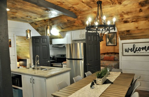 Altmar Cabin | Relax Refresh & Reconnect Lakefront on Autumn Lake, 3min to Salmon River