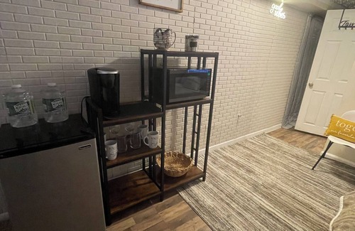 Northeast Philadelphia Apartment | Relax Spot - Private Entry 1bed 1bath Guest Suite w/Private Parking in NE Philly