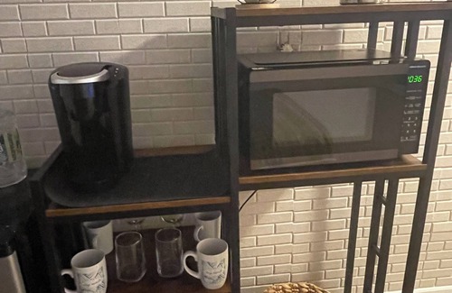 Northeast Philadelphia Apartment | Relax Spot - Private Entry 1bed 1bath Guest Suite w/Private Parking in NE Philly