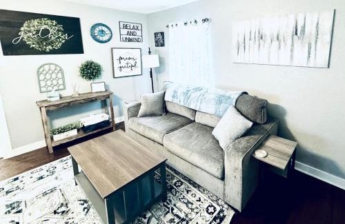 Nederland House | Relax & Unwind in 2BR 1BA Home in Quiet Neighborhood