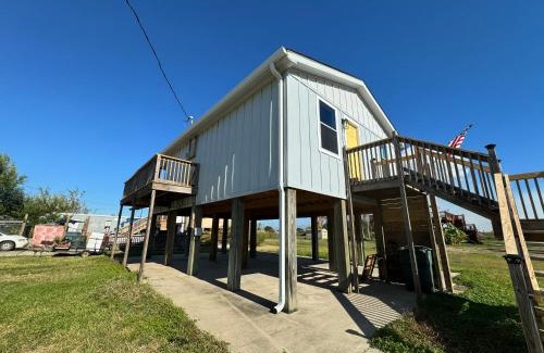 Sabine Pass House | Relax & Unwind in a Serene Retreat Near the Beach
