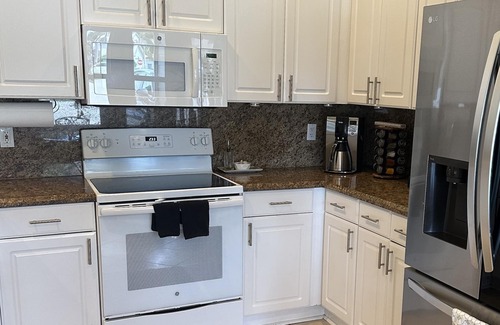 Boynton Beach House | Relax & unwind in this wonderful home with incredible lake views!