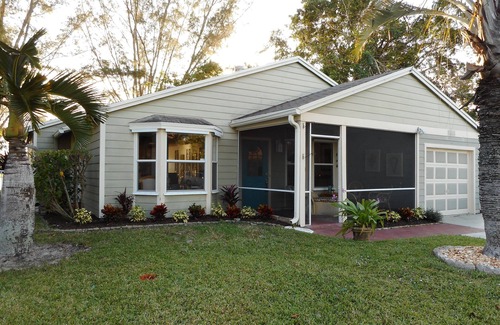 Boynton Beach House | Relax & unwind in this wonderful home with incredible lake views!