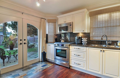 Coquitlam House | Relax & unwind in the stunning NightinGale Suite