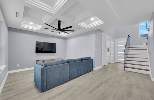 Pharr House | Relax & Unwind in this Modern & Spacious Townhome + 2 Car Attached Garage