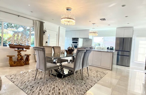 North Redondo House | Relax with whole family at peaceful place and enjoy easy access to everything.
