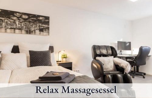 Bergerhausen Apartment | RelaxApartment 1 Massagesessel SmartTV Küche