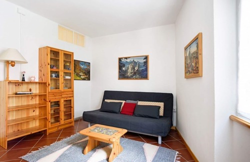 Vassena Apartment | Relaxation a stone's throw from the lake! Apt with garden!
