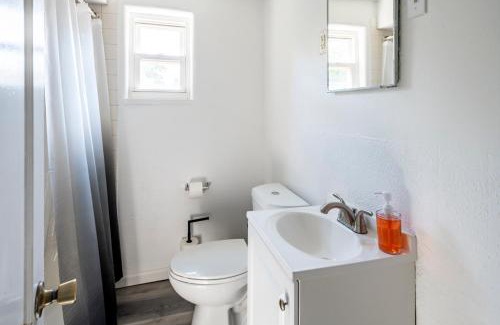 Dayton Apartment | Relaxed 2BR Apt in Moraine with Office Space and Washer & Dryer