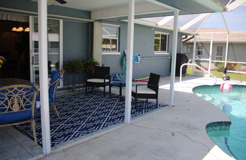 Port Charlotte - Charlotte Harbor House | Relaxing 2-bdr 2 bath Home with heated pool, AC, WiFi in quiet Port Charlotte