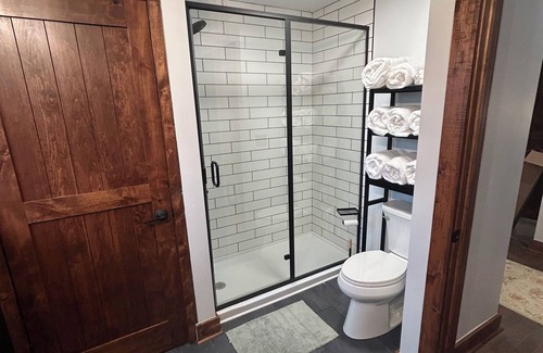 Granville Other | Relaxing 2-bedroom barndominium and farm with fishing pond in fabulous Granville