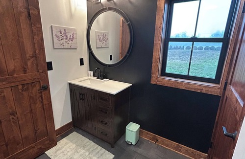 Granville Other | Relaxing 2-bedroom barndominium and farm with fishing pond in fabulous Granville