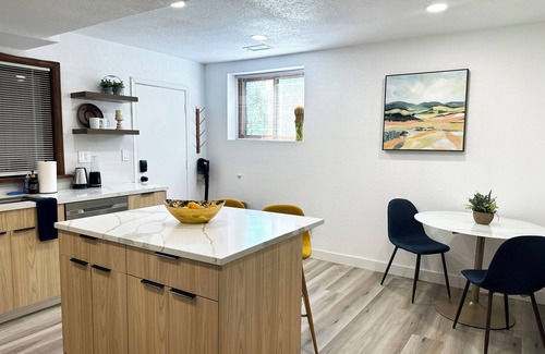 The Pinery Apartment | Relaxing 2-bedroom cozy suite in the lovely Pinery, Parker