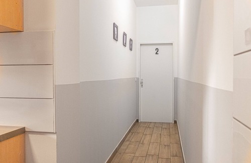 Simmering Apartment | Relaxing 2BR shared Apt. U3 Enkplatz
