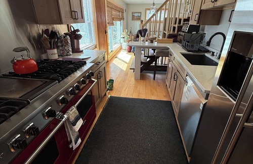 Northeast Yonkers House | Relaxing 3 bedroom house close to train and NYC