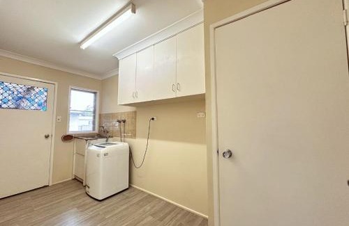 Moranbah Apartment | Relaxing 3Bed Home