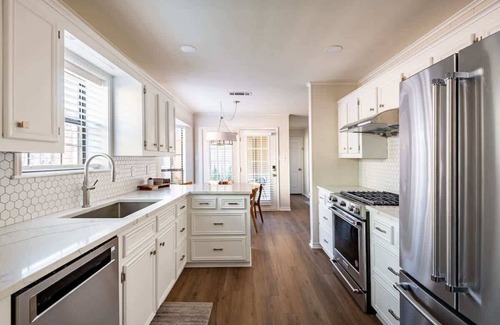 Corsicana House | Relaxing 3BR Stay - BBQ, Games & Comfort!