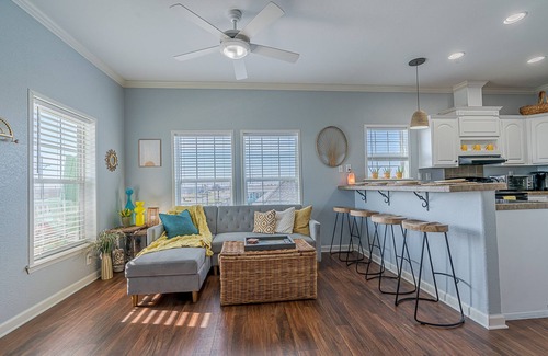 Crystal Beach House | ☀️ Relaxing Beach Getaway ☀️ Crystal Beach 🔥HOT tub 🏖️