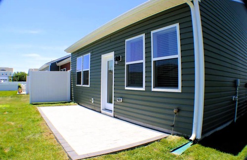 Millville House | Relaxing beach community nearby beaches, pools, clubhouse and gym