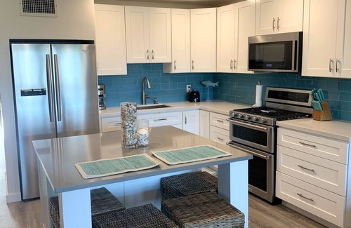 Red Hook Condo | Relaxing beachfront condo on the desirable Sapphire Beach.