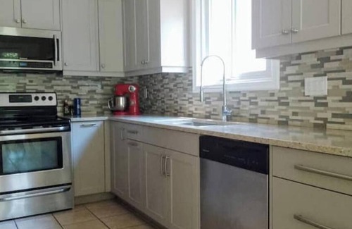 Port Dover House | Relaxing Birdsong Bungalow