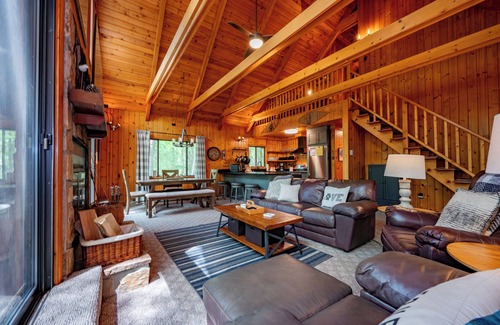 Swanton House | Relaxing Dog-Friendly Lake Escape w/Fire Pit