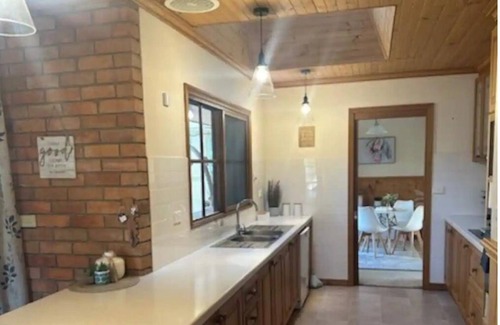 Kialla House | Relaxing Family Farmstay 7 minutes to Shepperton CBD