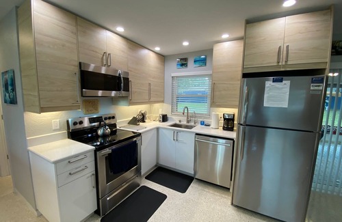 Dunnellon House | Relaxing FUN Home- short walk to Rainbow River