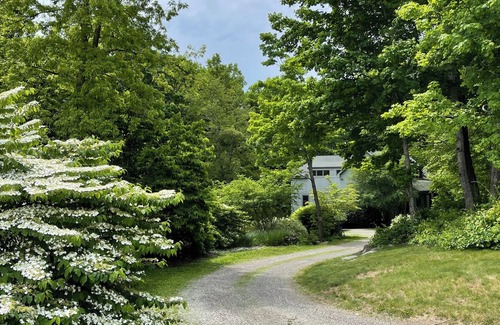 New Preston House | Relaxing Getaway by Lake Waramaug