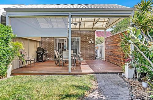 Grange House | Relaxing Getaway Steps from Grange Beach