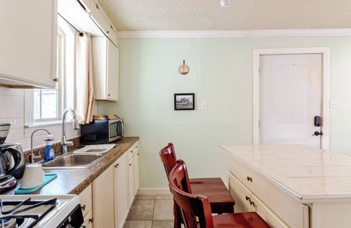 Southeast Houston Apartment | Relaxing Guest House w/Central AC!