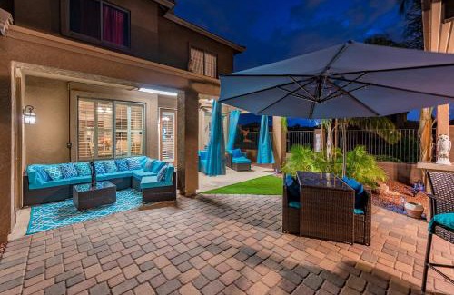 Orchards House | Relaxing Home with Pool BBQ & Game Room in Surprise