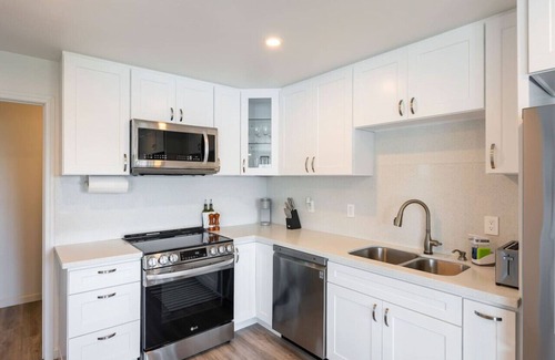 Kennydale Apartment | Relaxing Lakeside Haven