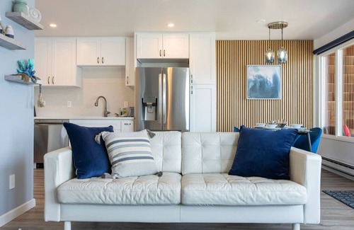 Kennydale Apartment | Relaxing Lakeside Haven