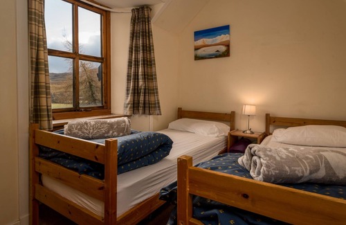 Spittal of Glenshee Cabin | Relaxing mountain lodge for family gatherings and special interest groups