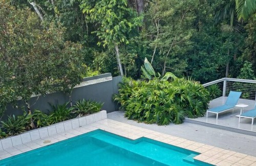 Buderim House | Relaxing oasis ideal for groups. Pool, AC, Wi-Fi