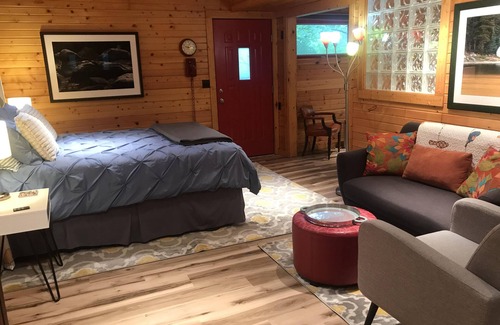 Bloomington House | Relaxing Retreat In The Woods. Quiet place to unwind yet minutes from town.