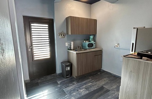 Catano House | Relaxing Retreat with Pool in a Quiet Coastal Area. Walk to Ferry to San Juan.