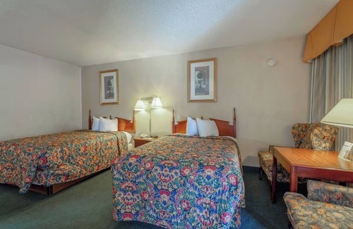 Allison Hotel | Relaxing Room w/Premium Cable Just Miles From Gallup Airport & Local Dining