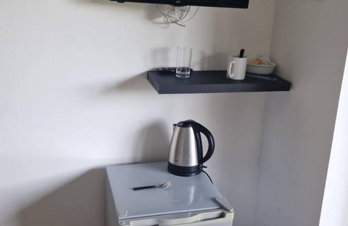 Longdon Apartment | Relaxing Room With Ensuite Rutland Point