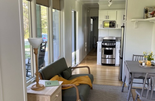 Sebastopol Cottage | Relaxing rural retreat near Philadelphia, MS Congress of Country Music!