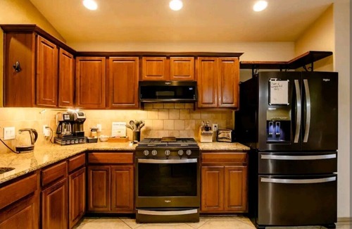 Austin House | ~Relaxing South Austin Retreat w/Pool 4BR/2BA~