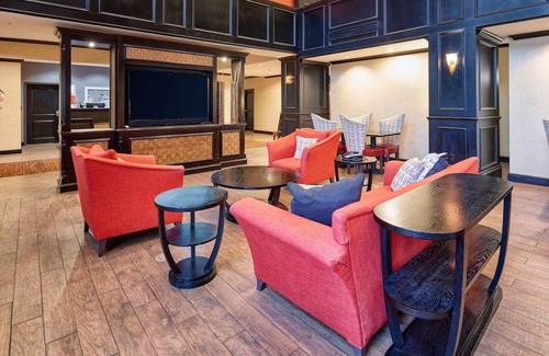 Waco Hotel | Relaxing Stay, Easy Access to I-35! Free Parking & Breakfast | 2 Units, Pool!