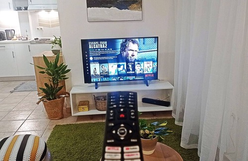 Kifisia Apartment | Relaxing Studio Apt 1 min to Highway Parking